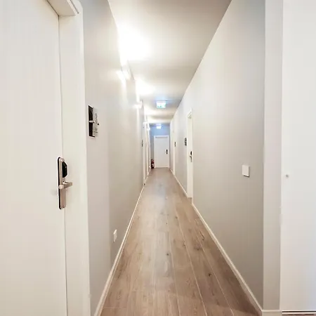 Garden Apartment *